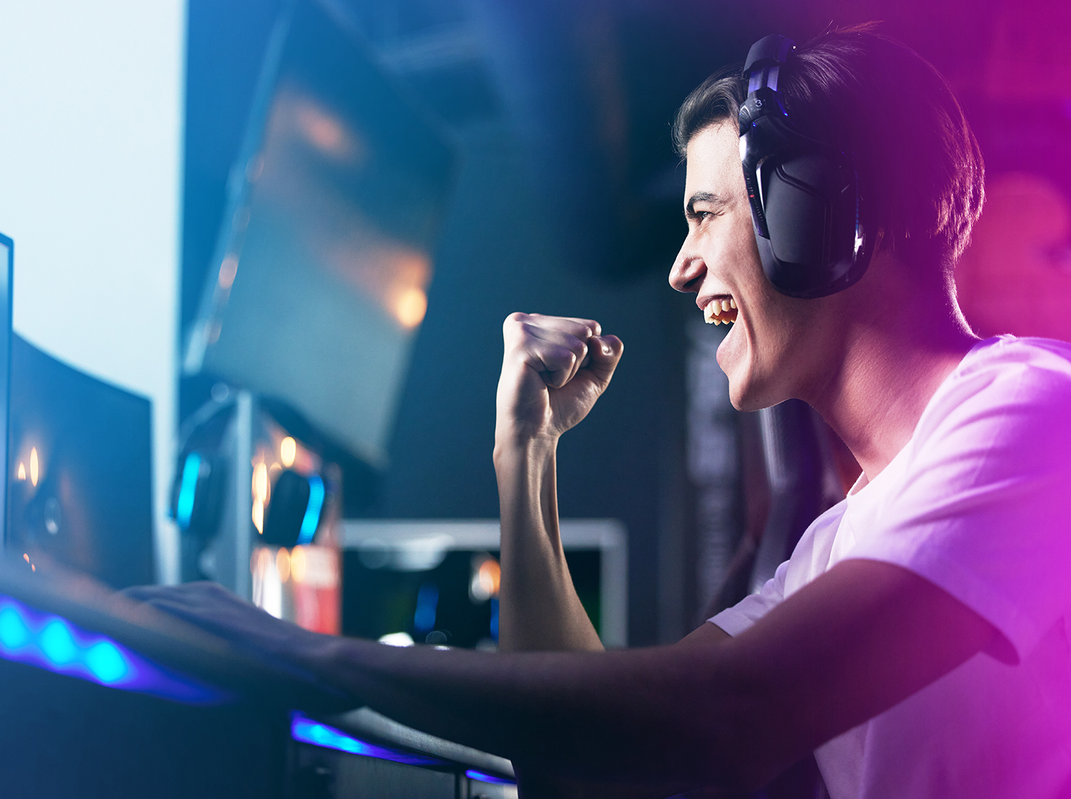 Gaming_monitor_arm1